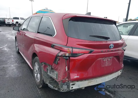 2021 Toyota Sienna Le z USA, uszkodzony, nr VIN 5TDKSKFC7MS007904